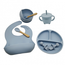 Set Diversificare Bebe din Silicon, 8 Piese, Baveta, Farfurie, Bol, Lingurita, Furculita si Cana, Bleu, Aida HER® Set Diversificare Bebe din Silicon, 8 Piese, Baveta, Farfurie, Bol, Lingurita, Furculita si Cana, Bleu, Aida HER®